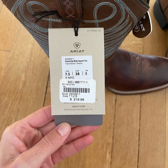 Ariat Women's Yukon Brown Square Toe Boot - Picture 9 of 12